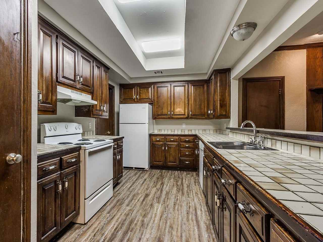 Eagle Crest Apartments - Photo 5 of 50