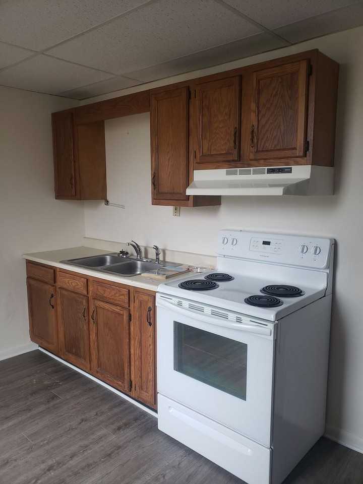 714 Lincoln Way East - Photo 2 of 12