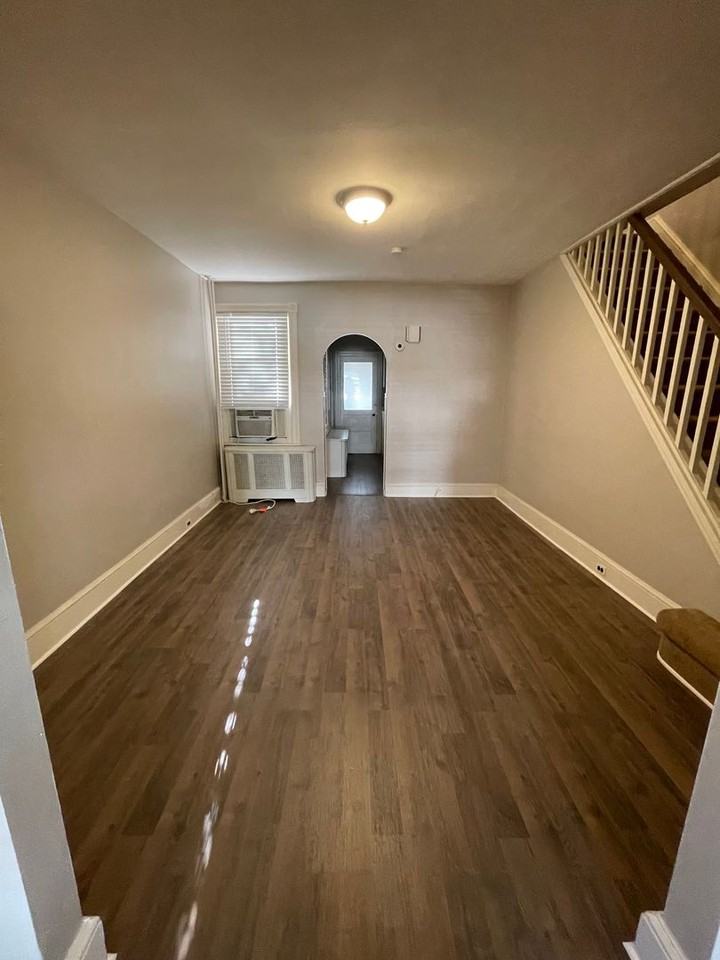 302 Edmonds Ave - Photo 4 of 14