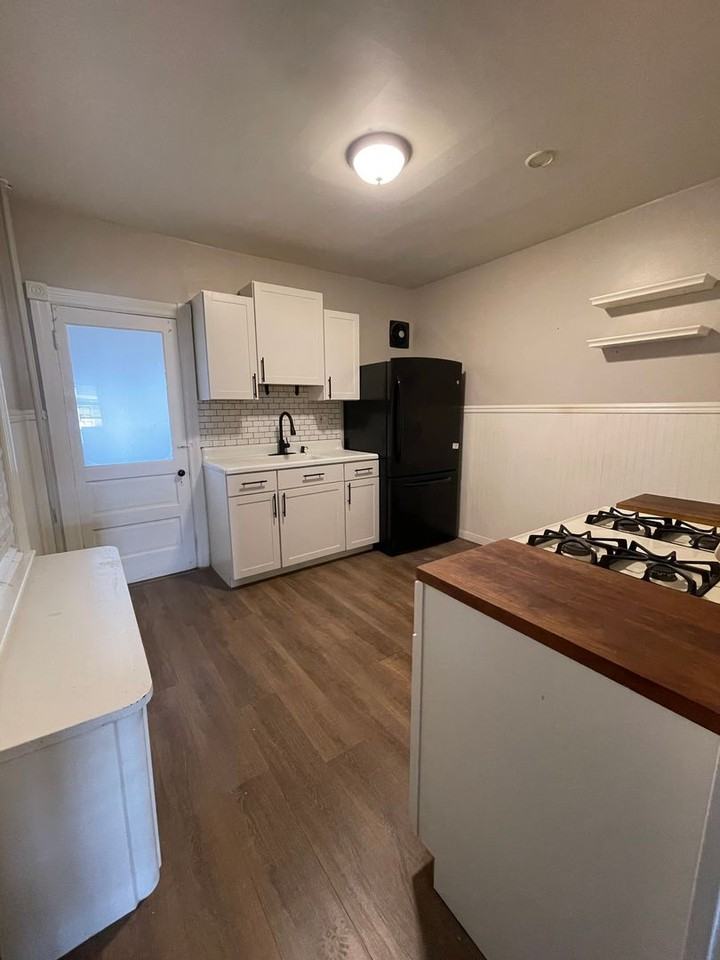302 Edmonds Ave - Photo 7 of 14