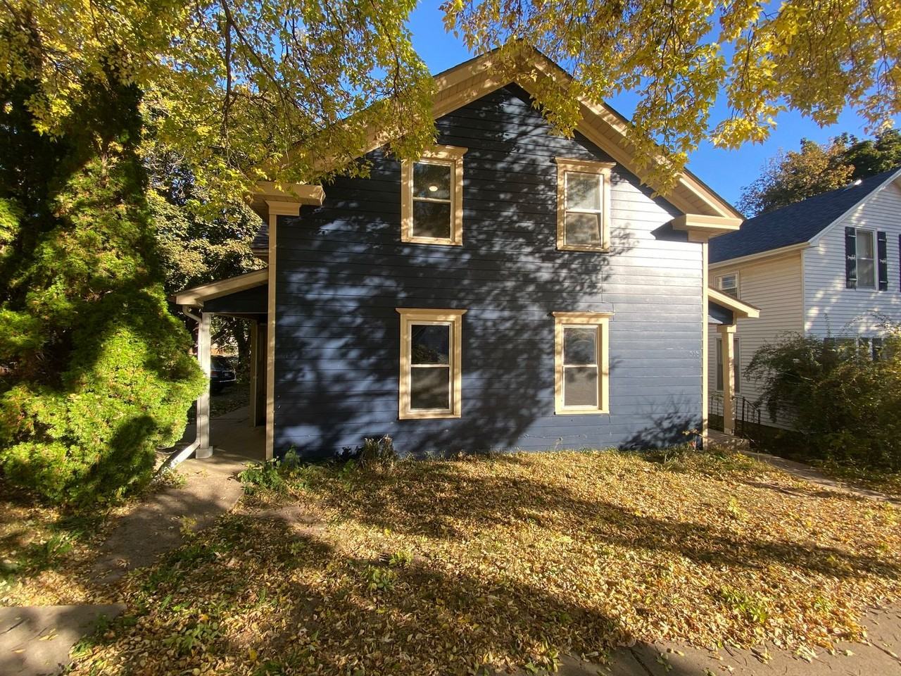 318-320 4th St W - Photo 2 of 28