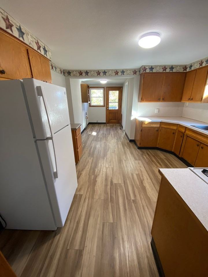 318-320 4th St W - Photo 3 of 28