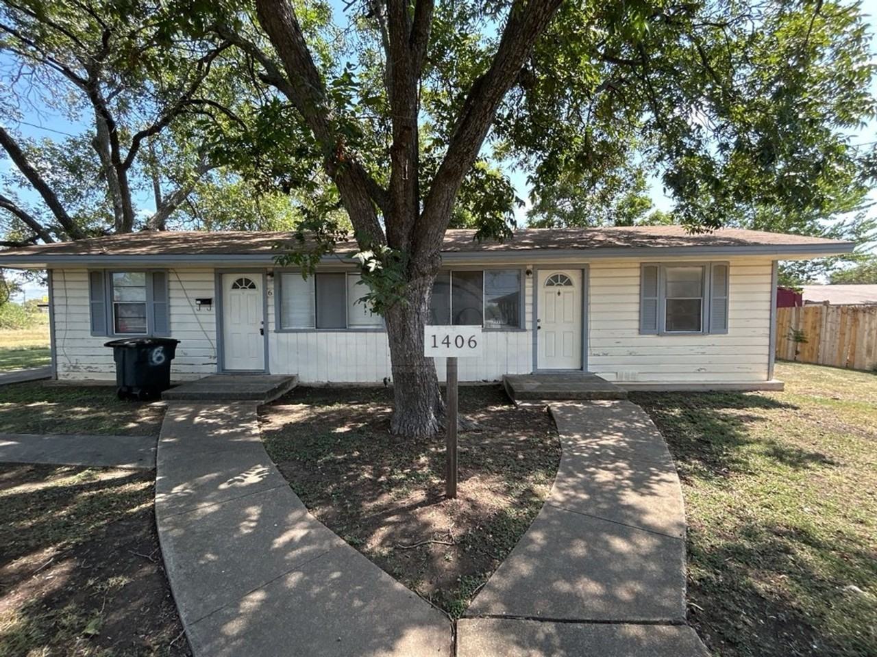 1406 Bundrant Dr - Photo 2 of 12