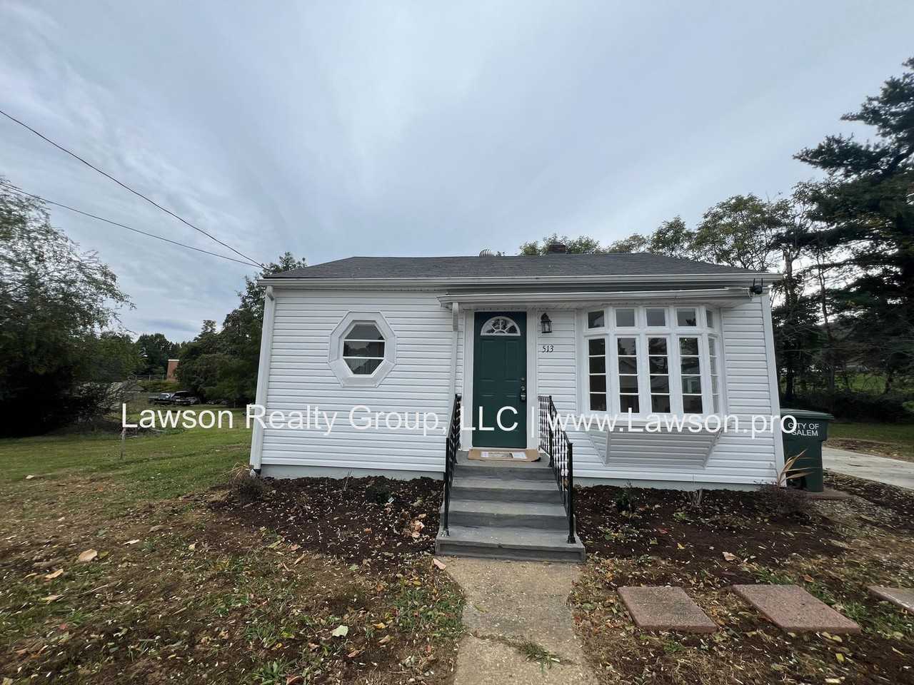 513 Goodwin Ave - Photo 2 of 17