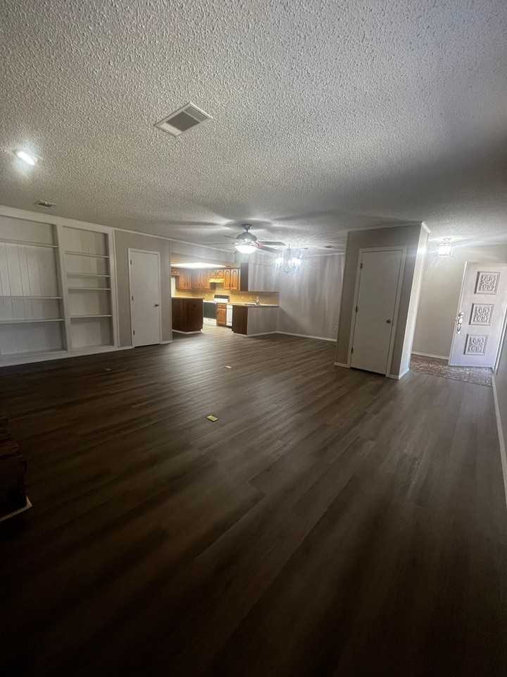 4802 Skywood Dr - Photo 3 of 10