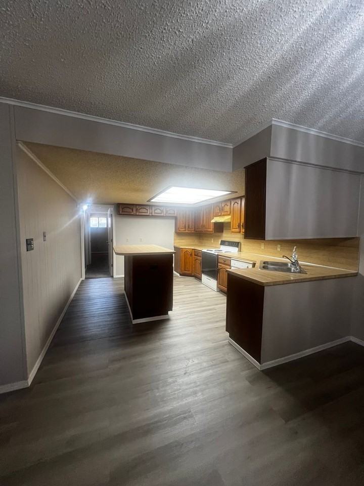 4802 Skywood Dr - Photo 4 of 10