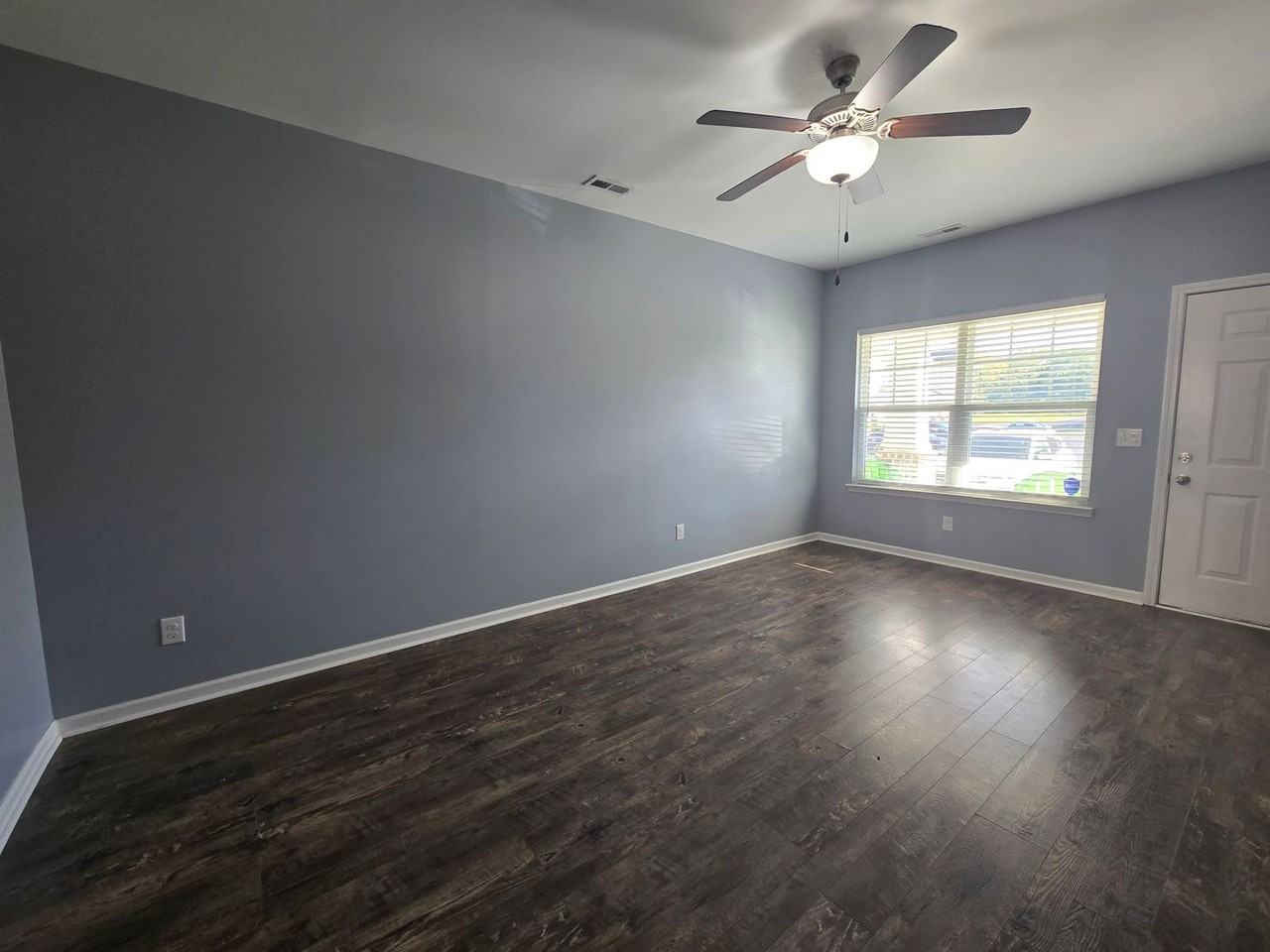 220 Jenna Lee Cir - Photo 3 of 17