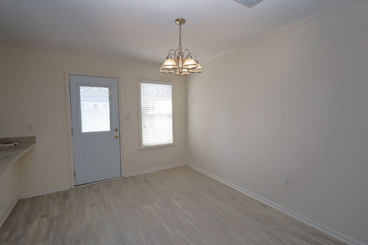 2508 Muscogee Dr - Photo 3 of 13