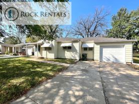 2801 N Plum St - Photo 1 of 1