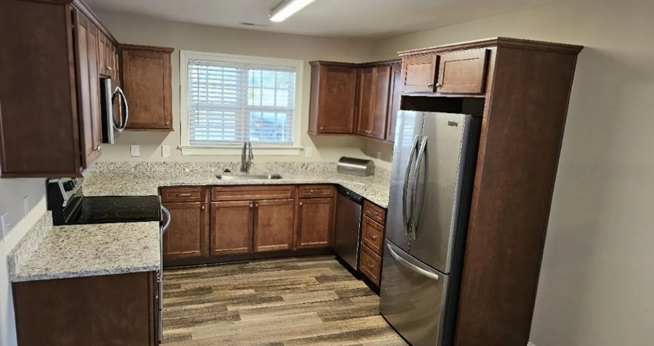 2068 Dresden Dr - Photo 3 of 28