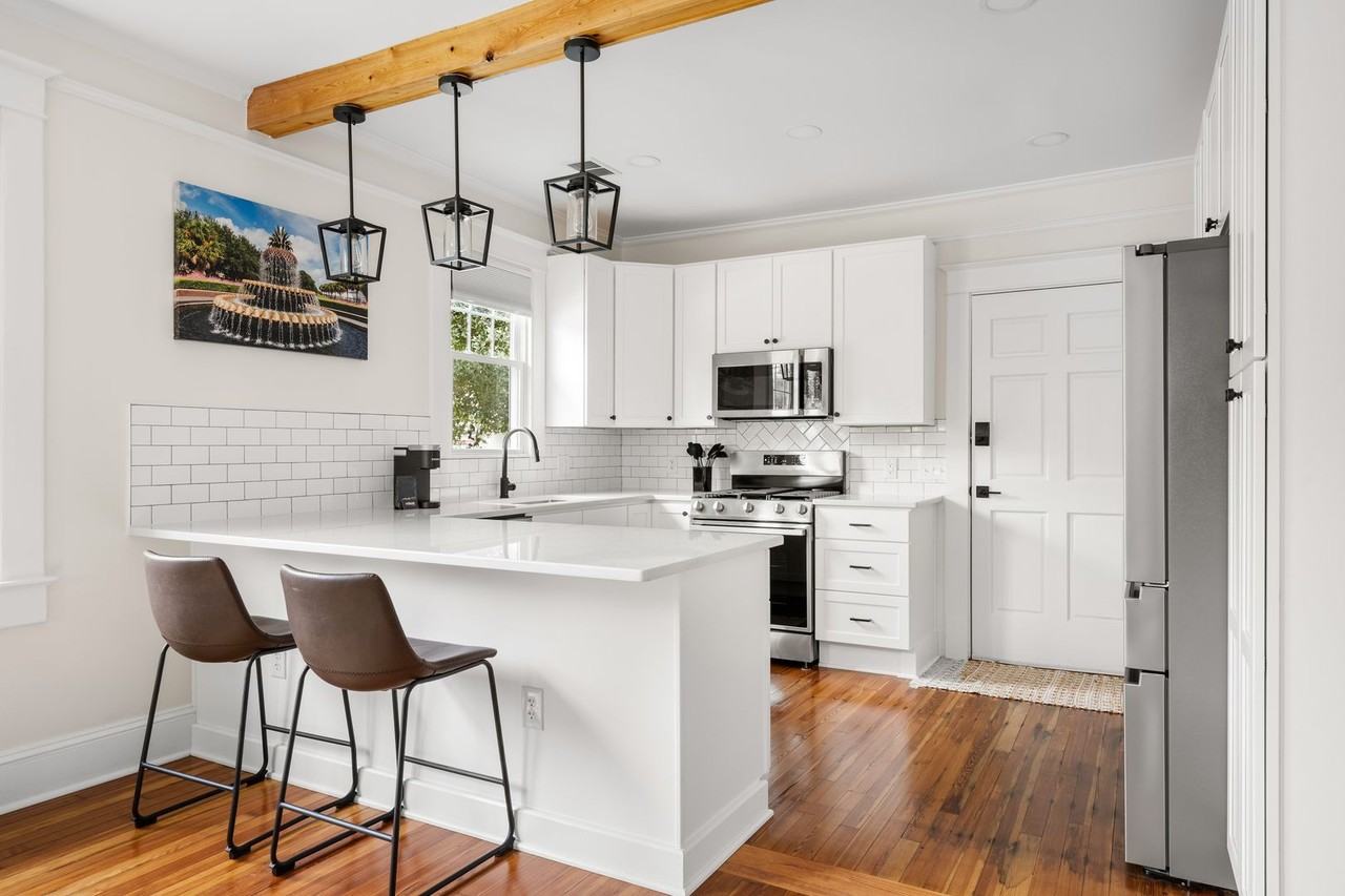 1133 King St - Photo 2 of 28