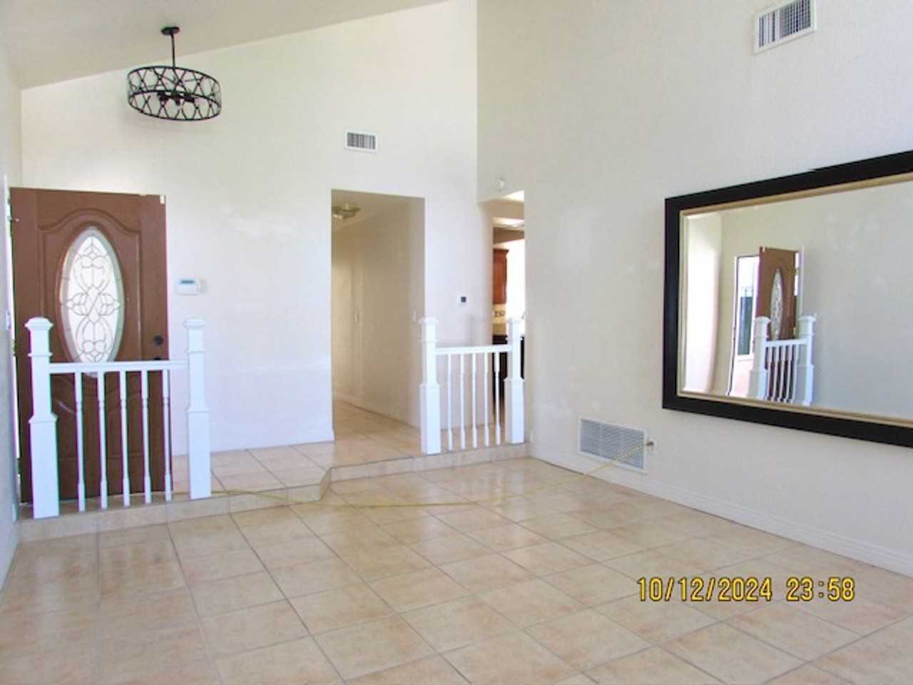 21708 Vintage St - Photo 3 of 21