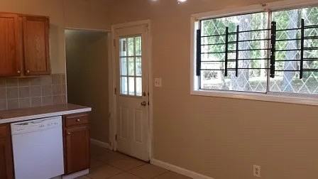 1388 Cedar Creek Ln - Photo 3 of 4