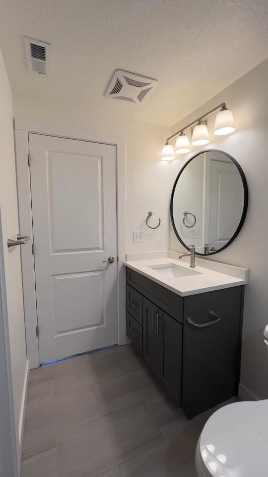 ARLINGTON POINTE APARTMENTS - Photo 7 of 10