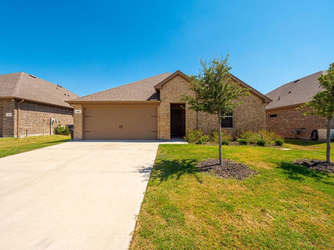 162 Longhorn Pass - Photo 2 of 24