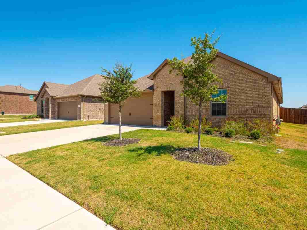 162 Longhorn Pass - Photo 3 of 24