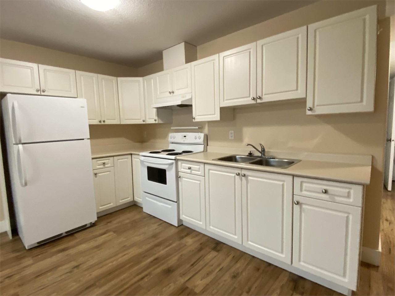 5775 Bradbury Rd Lowr - Photo 2 of 11