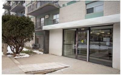 3015 Sandwich St #1 - Photo 5 of 8