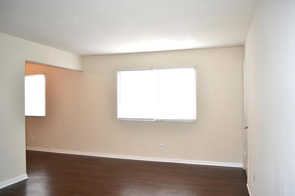 906 White Marsh Rd Apt A - Photo 4 of 9