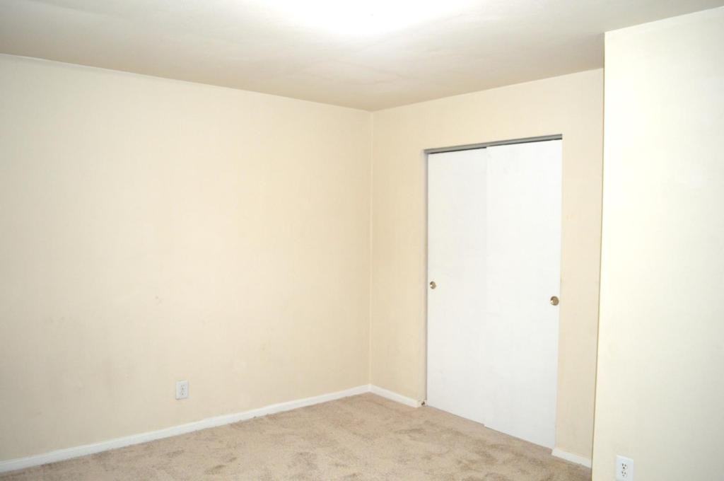 906 White Marsh Rd Apt A - Photo 7 of 9