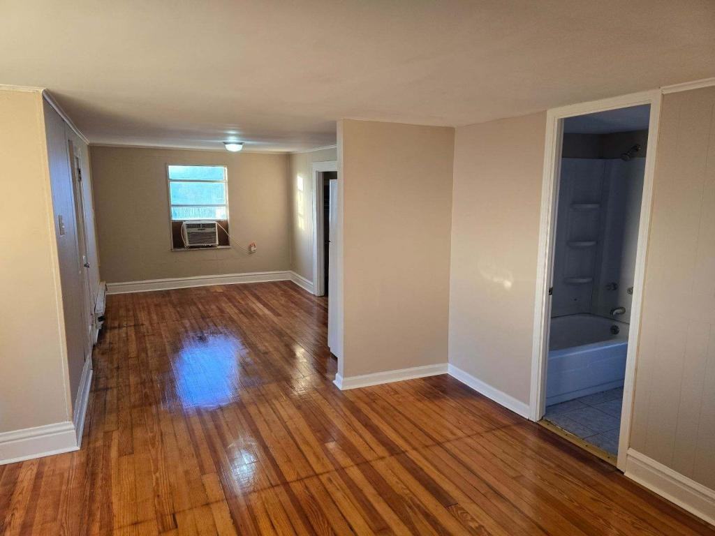 2470 Collis Ave - Photo 2 of 6