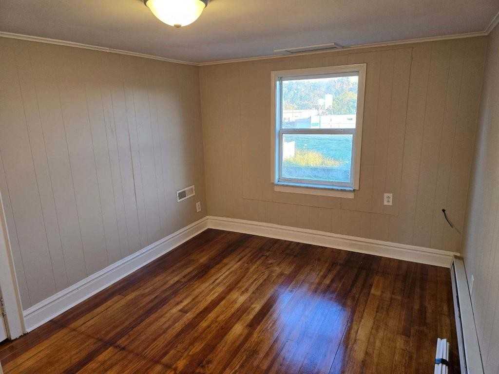 2470 Collis Ave - Photo 3 of 6