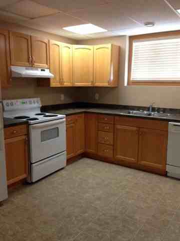 12901 - 93 Street - Unit A - Photo 3 of 10