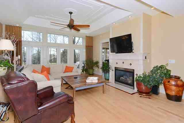 544 Brighton Ln - Photo 3 of 25