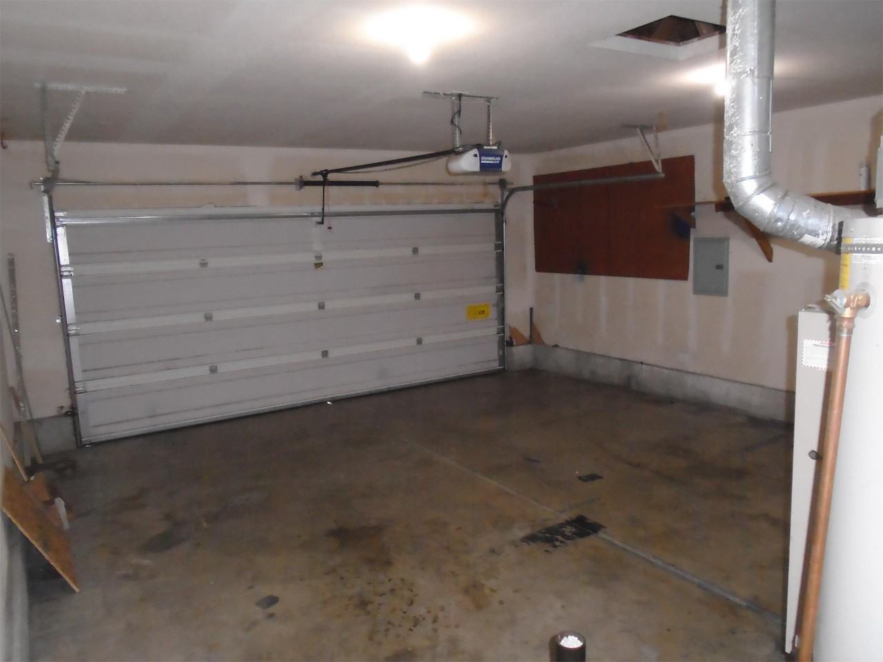 7037 2nd St Se - Photo 3 of 17