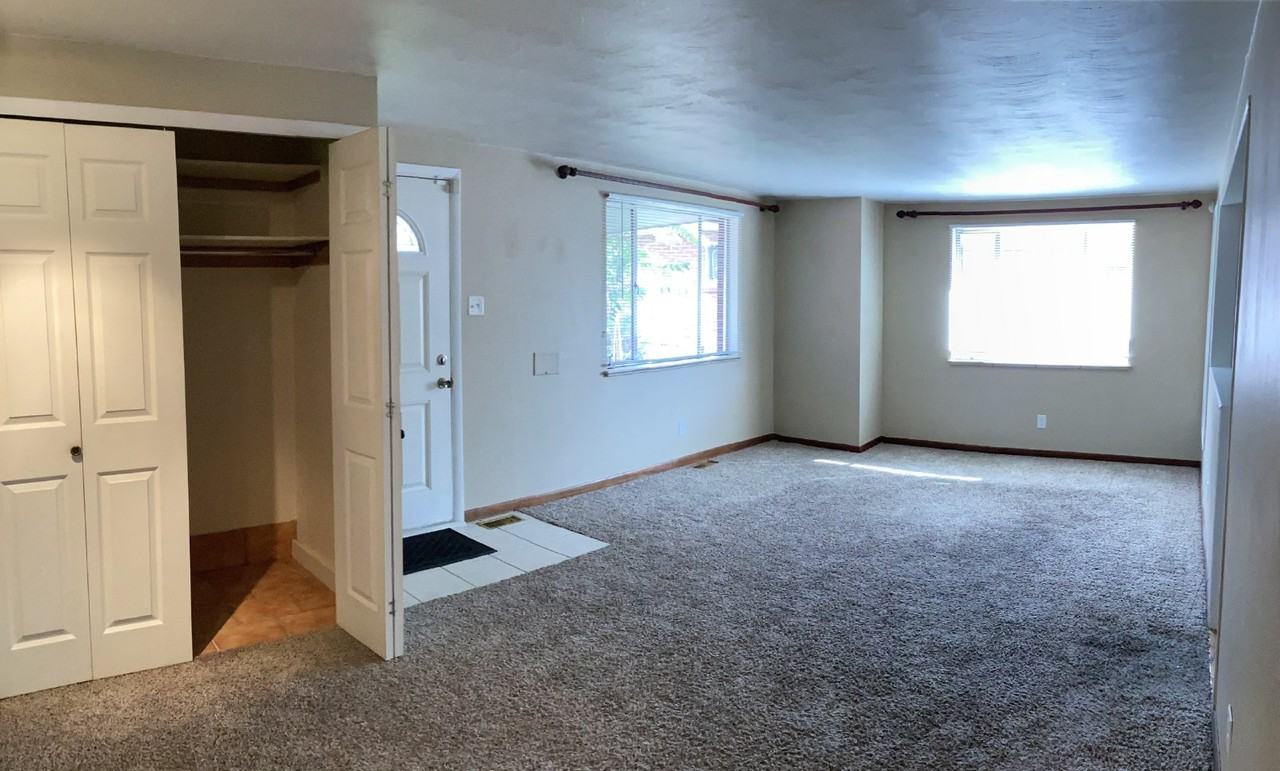 345 S Clay St - Photo 2 of 6