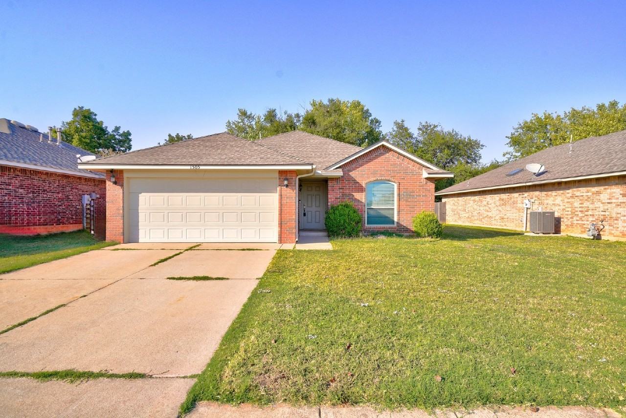 1505 Rangeline Rd - Photo 2 of 48