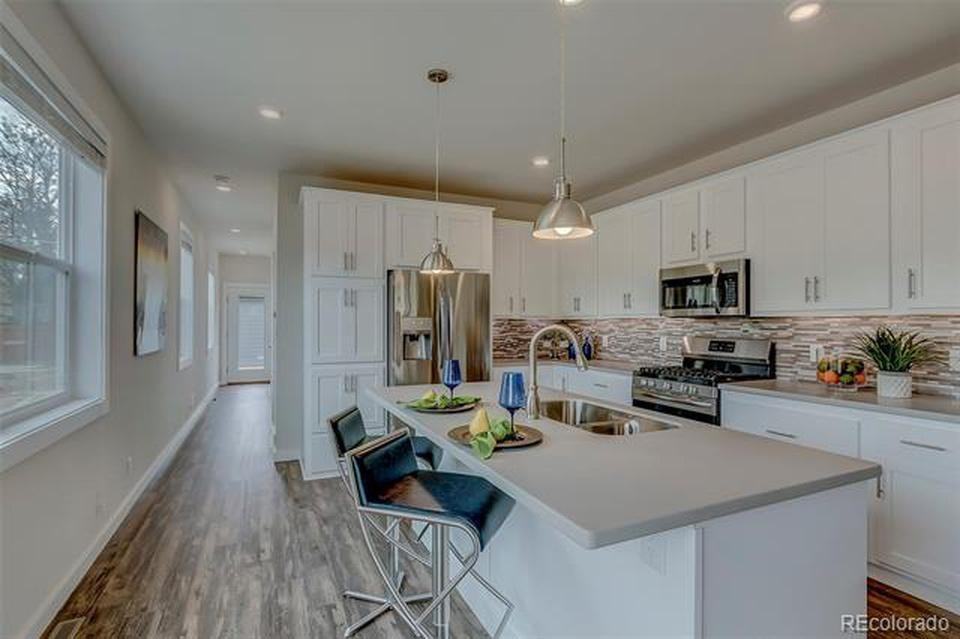 1775 Alton St - Photo 5 of 15