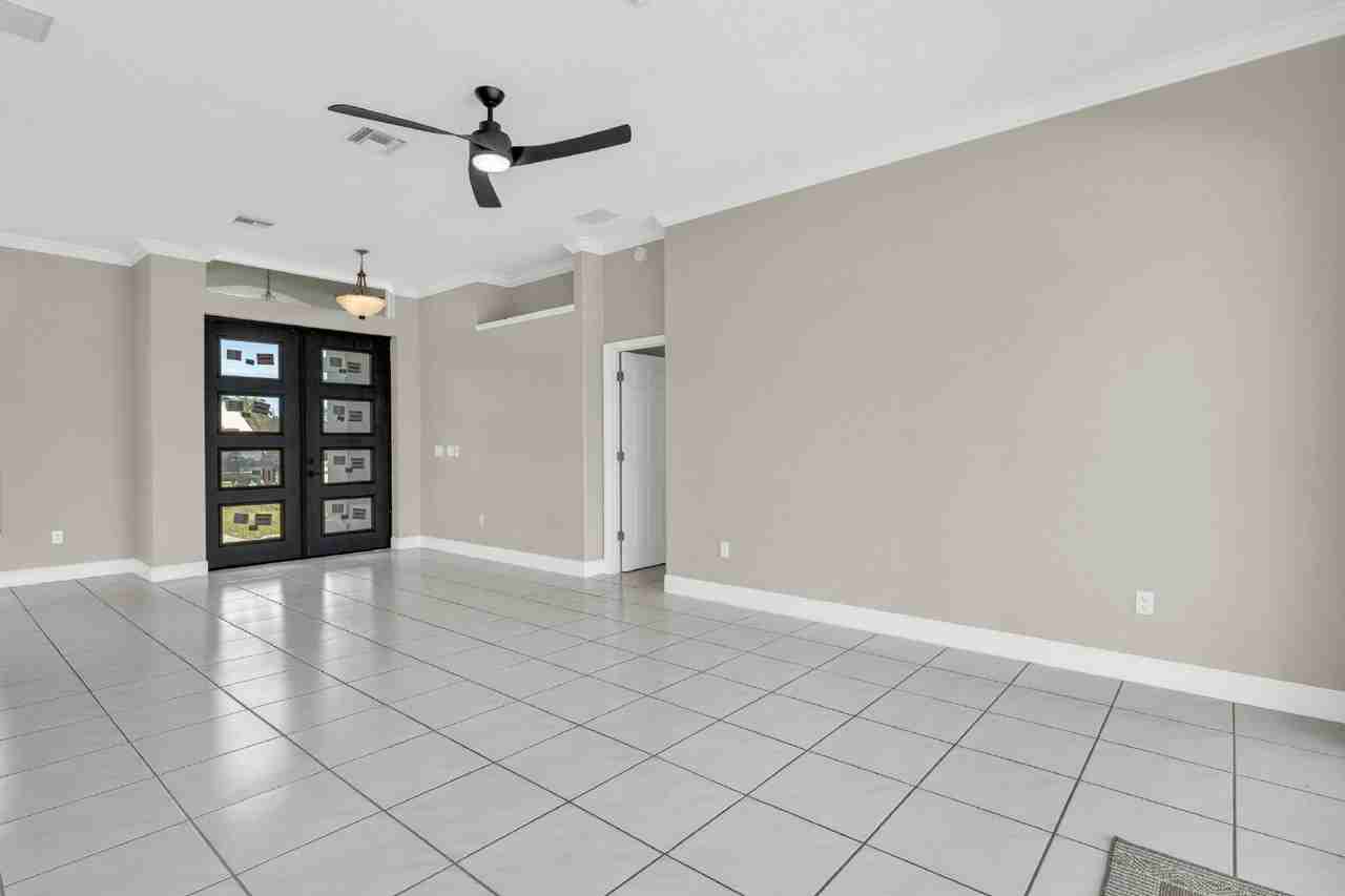 1749 Se 44th Ter - Photo 3 of 34