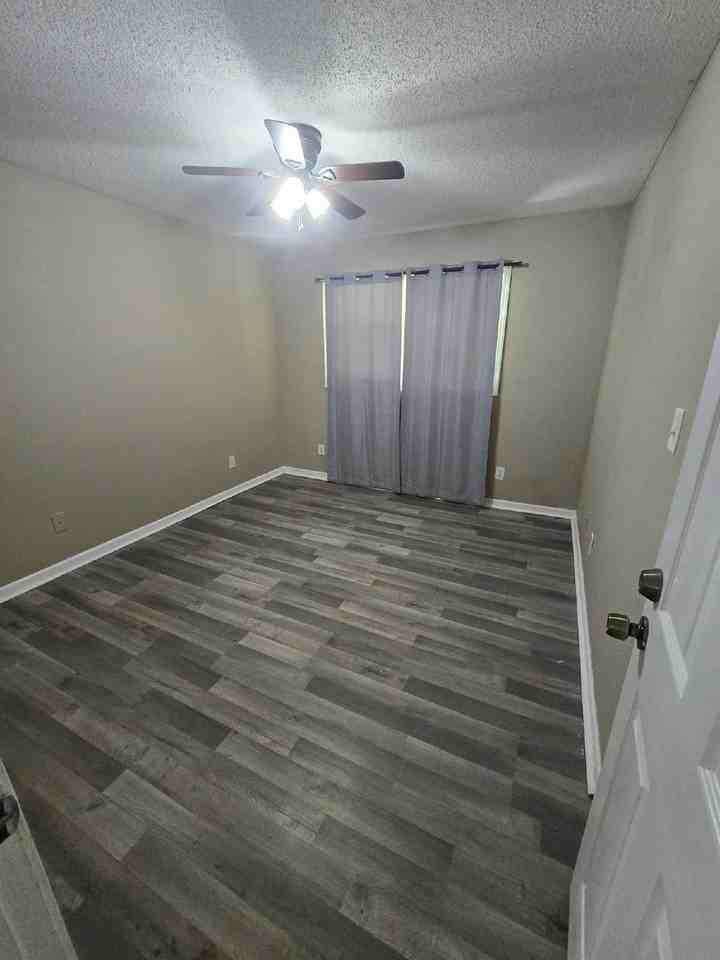 107 South Montrose Street - Photo 2 of 5