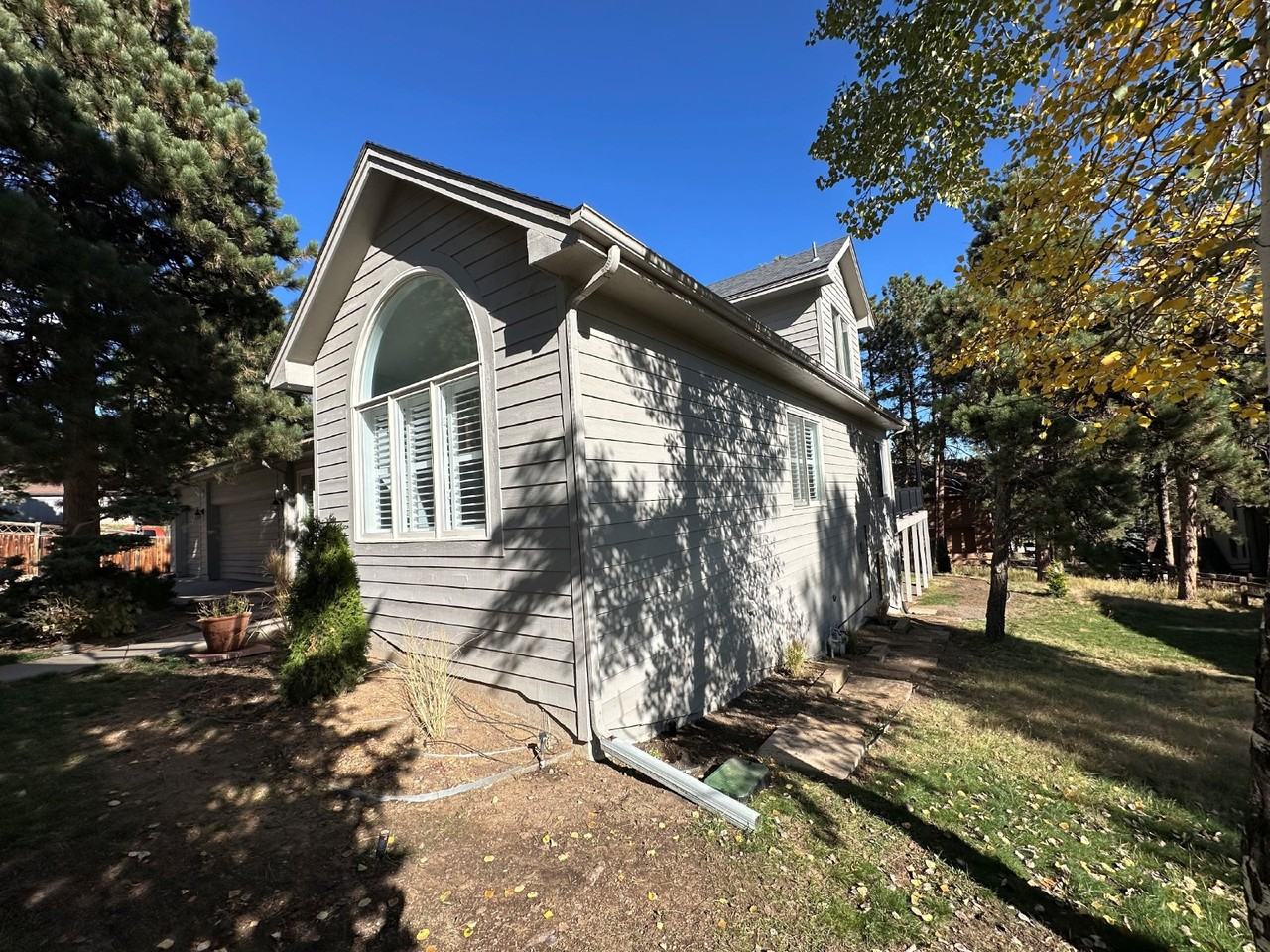 2334 Pine Tree Ln - Photo 3 of 24