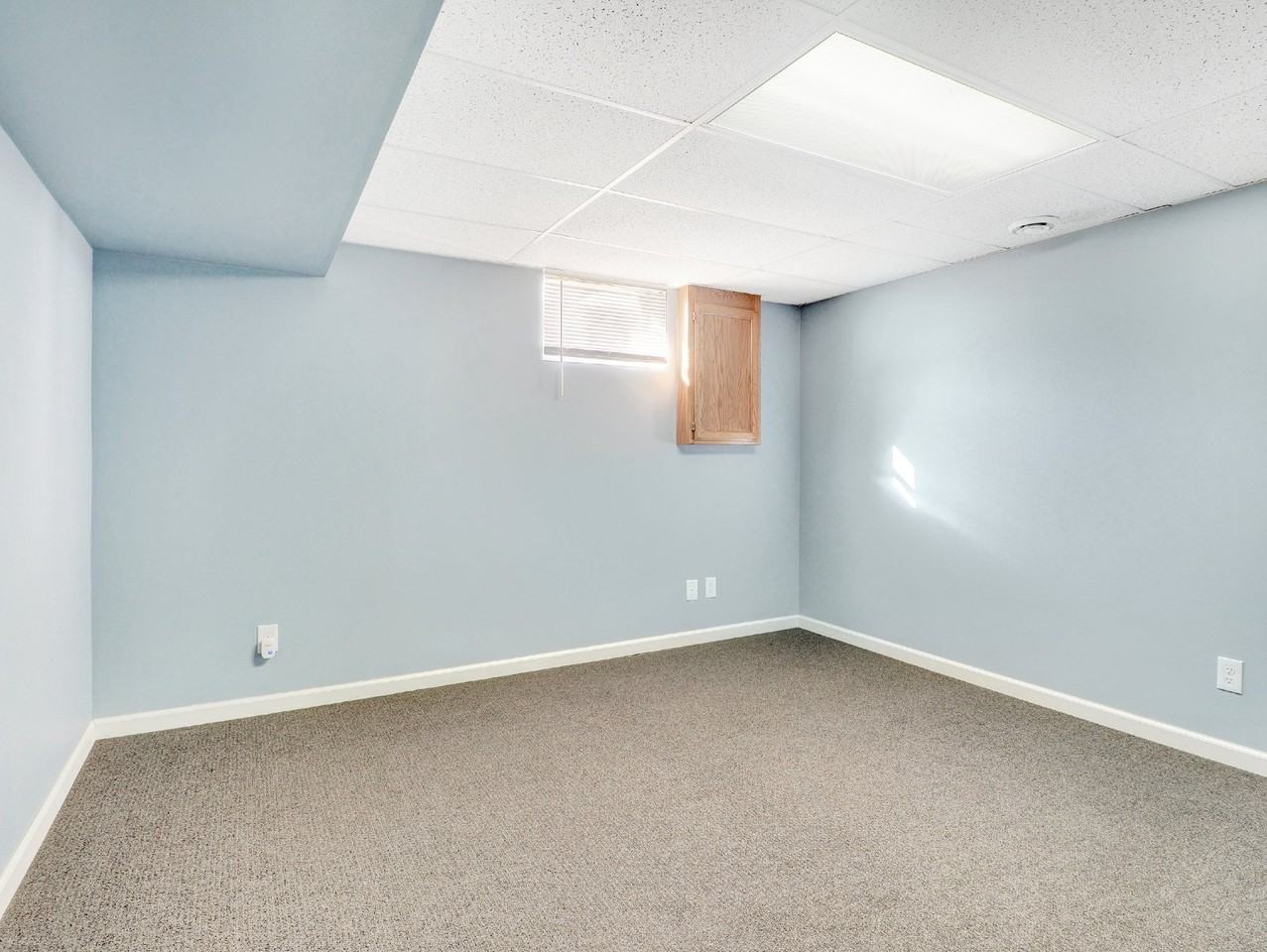 8240 Sunnyside Rd