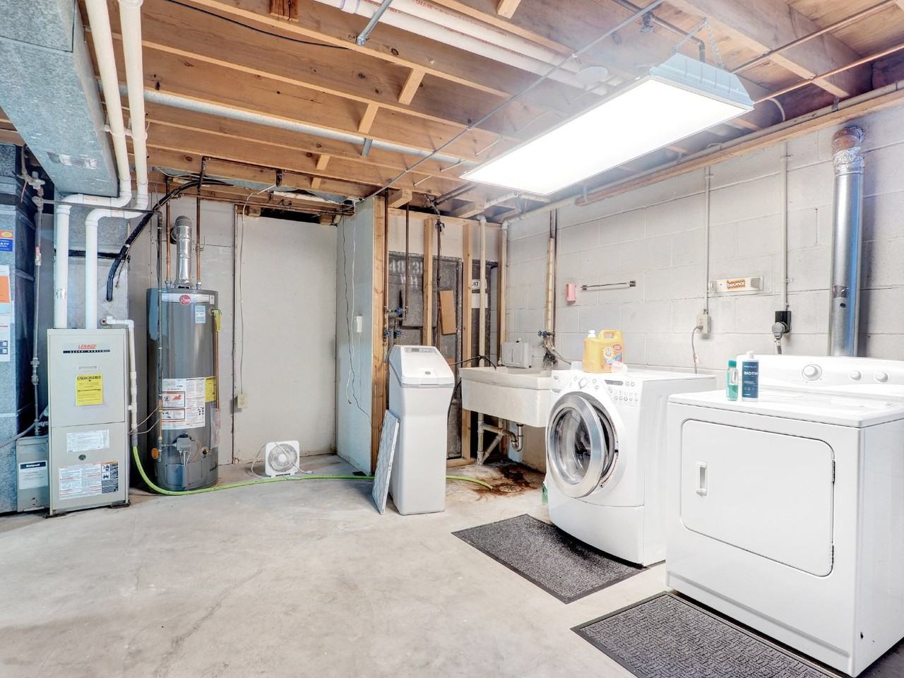8240 Sunnyside Rd - Photo 3 of 16