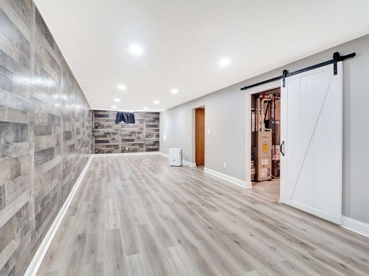 8240 Sunnyside Rd - Photo 4 of 16