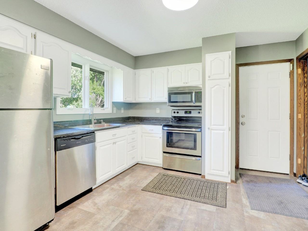 8240 Sunnyside Rd - Photo 6 of 16