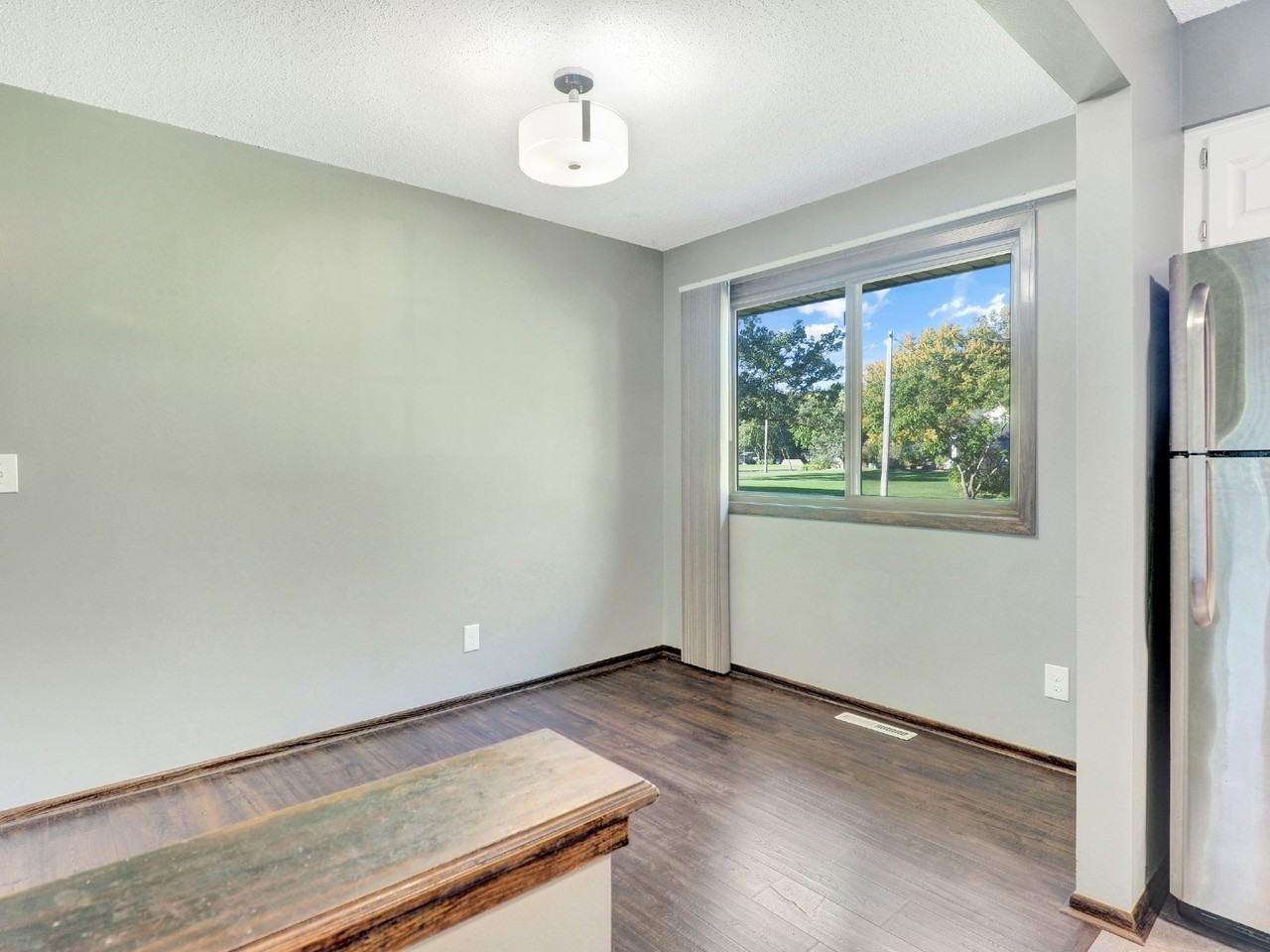 8240 Sunnyside Rd - Photo 7 of 16