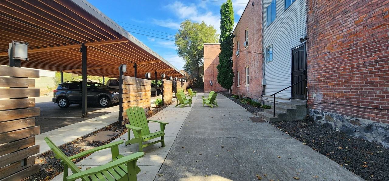 Welcome to Albina Apartments! - Photo 3 of 4