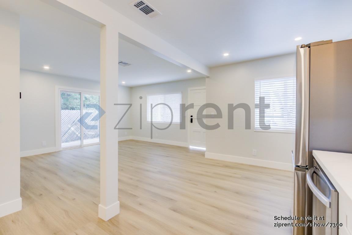 1815 San Andres St #C - Photo 5 of 15