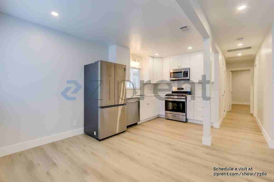 1815 San Andres St #C - Photo 7 of 15