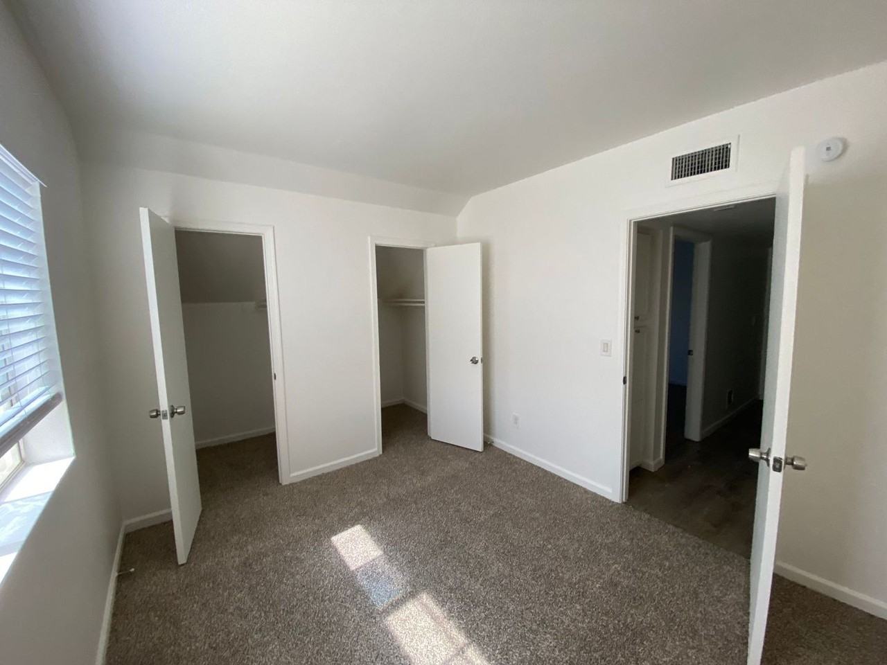 Colonia Apartment Homes - Roger - Photo 6 of 42