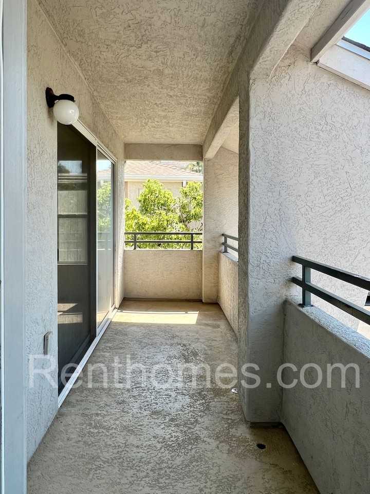 11881 Spruce Run Dr Unit A - Photo 5 of 28