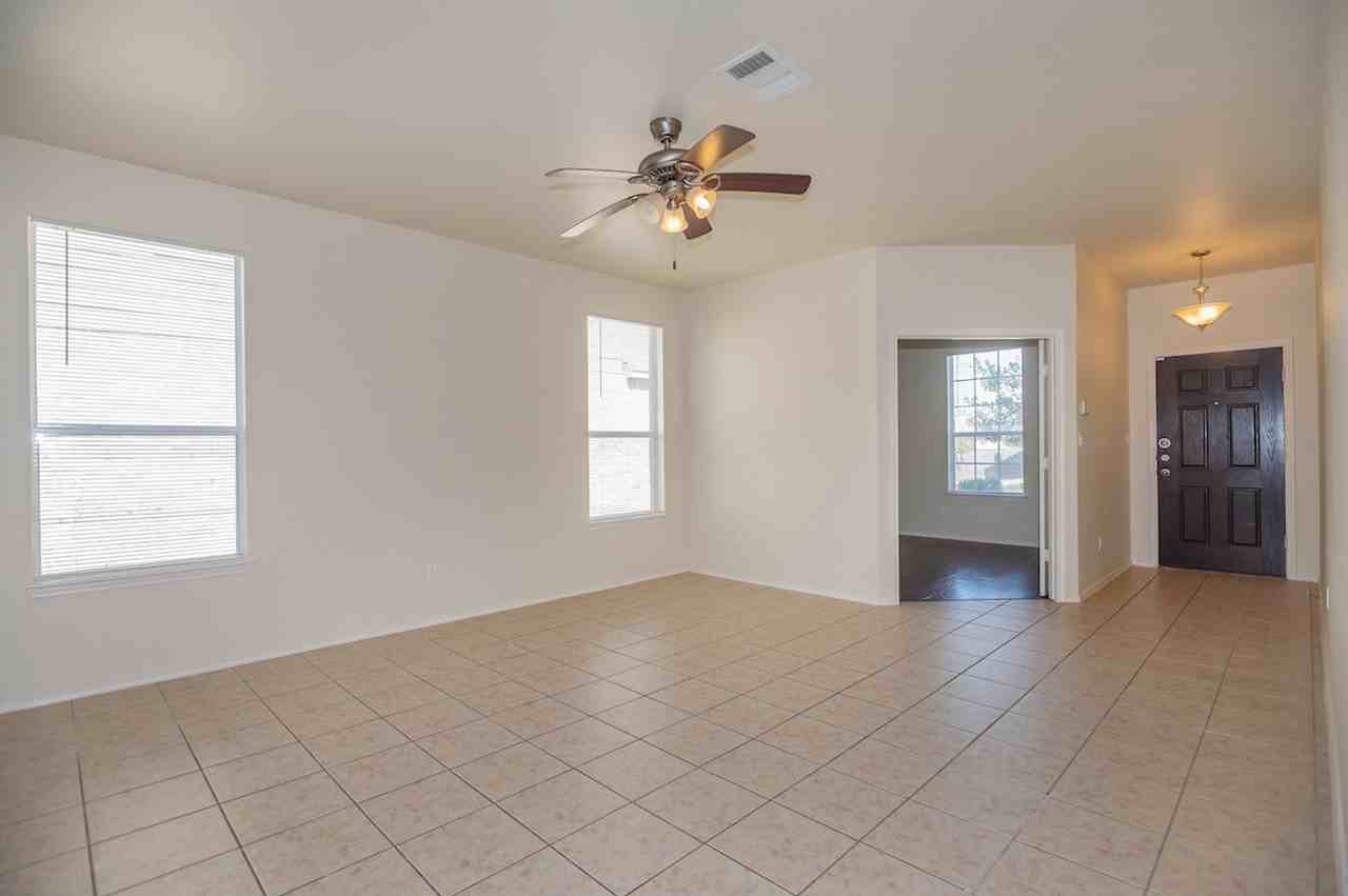 333 Stella Gold St - Photo 5 of 27