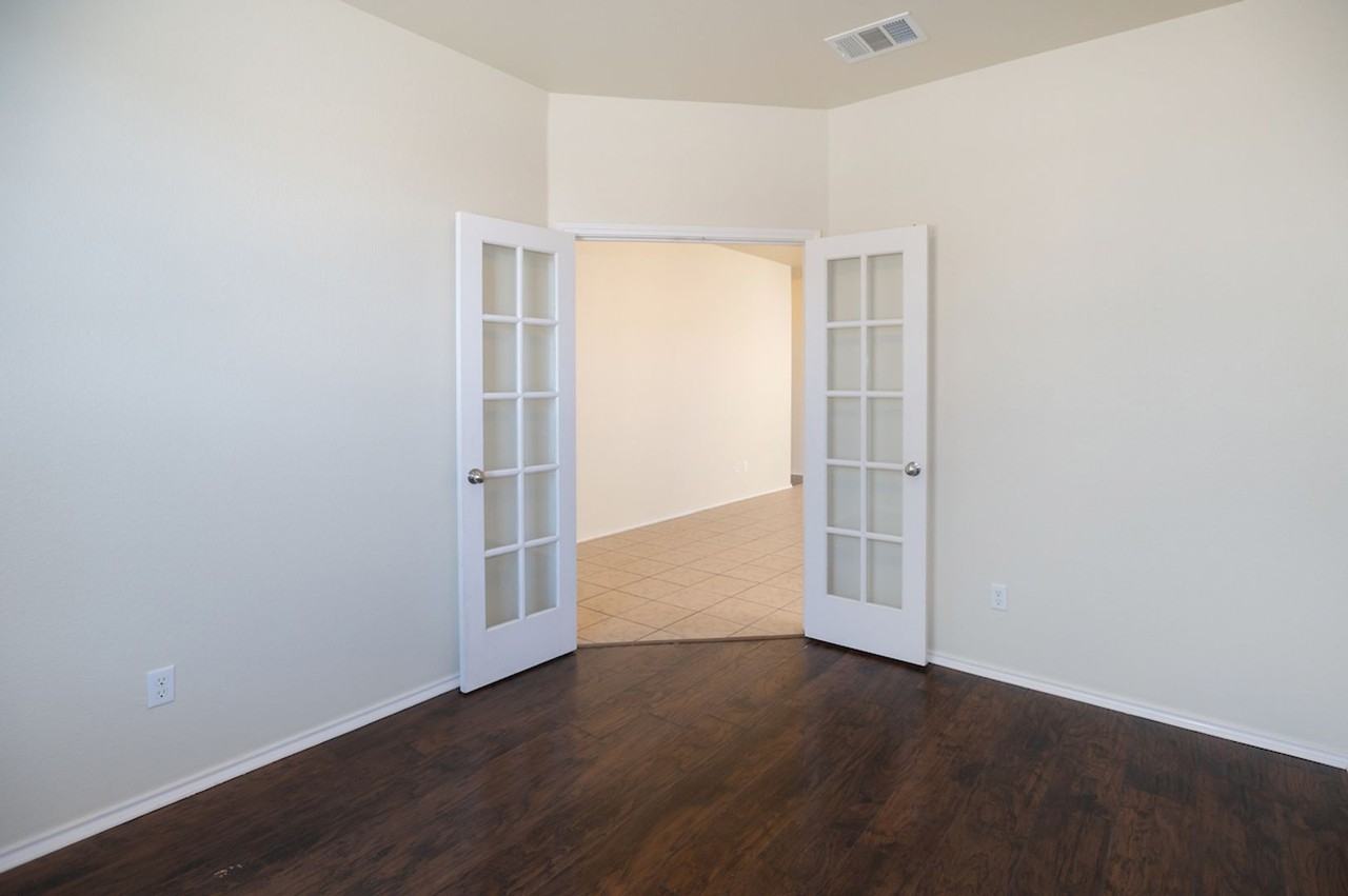 333 Stella Gold St - Photo 7 of 27