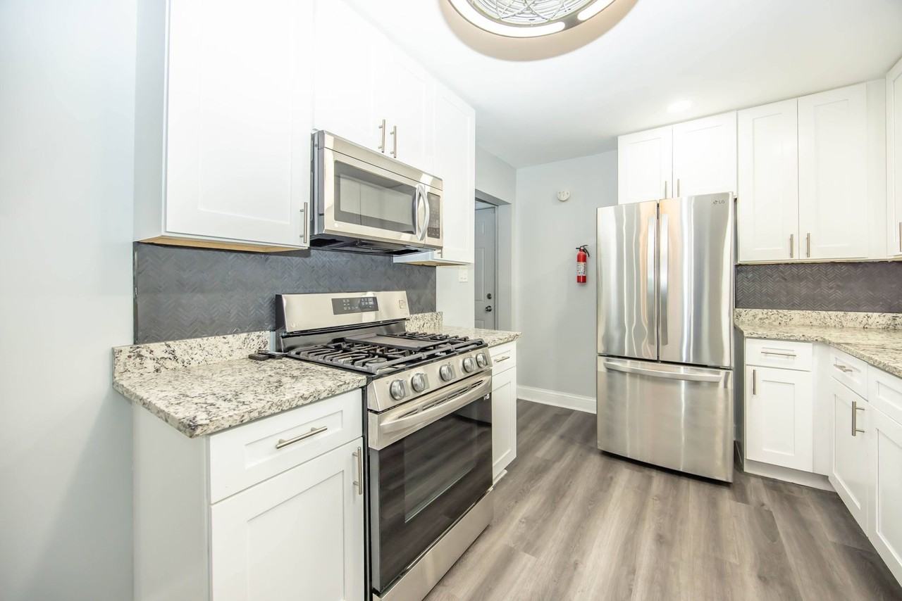 7138 Ash Ave - Photo 2 of 35