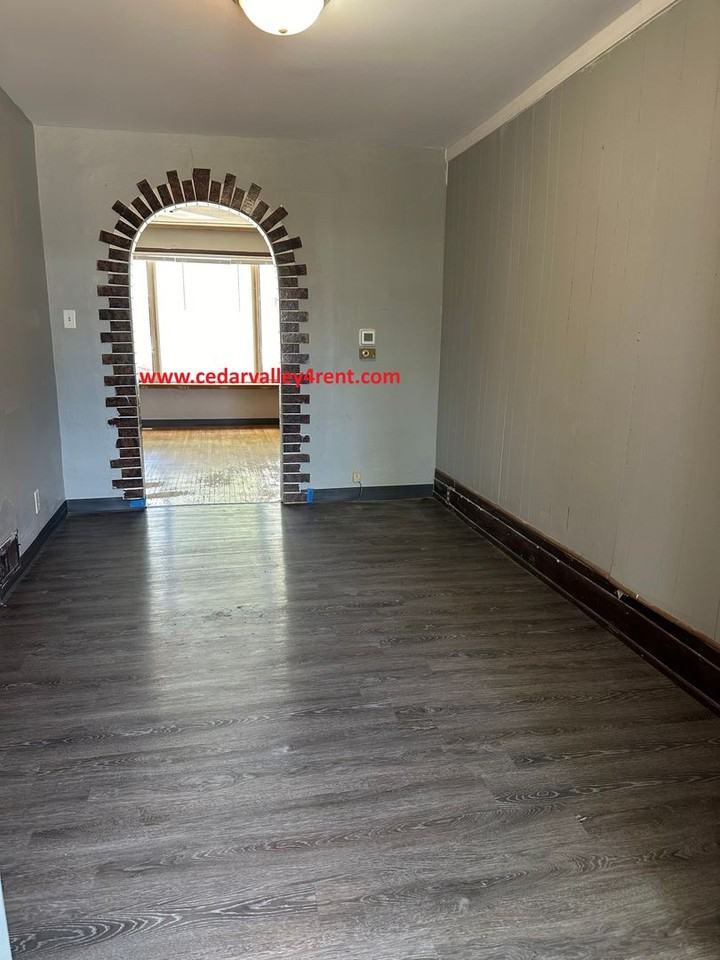 434 Oaklawn Ave - Photo 2 of 9