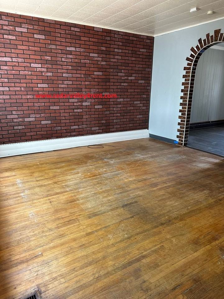 434 Oaklawn Ave - Photo 3 of 9